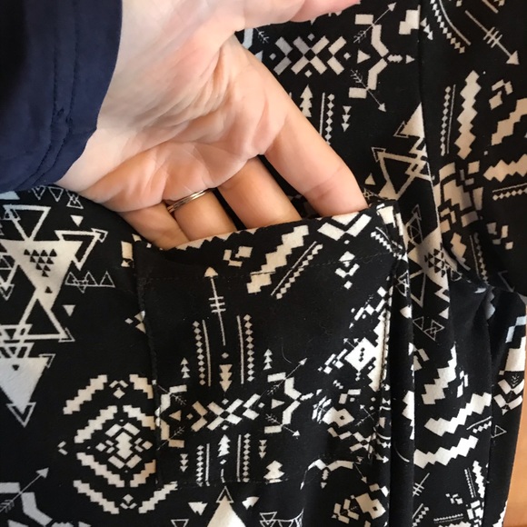 LulaRoeCarly - Picture 3 of 5